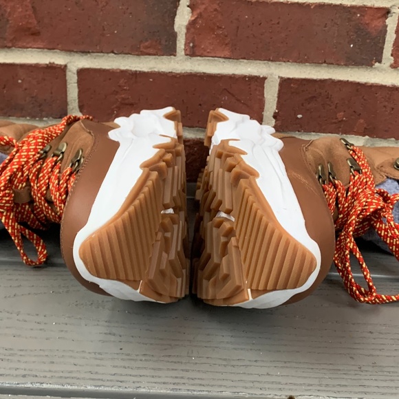 Sorel Kinetic Breakthru Conquest Waterproof Boots - Picture 9 of 13